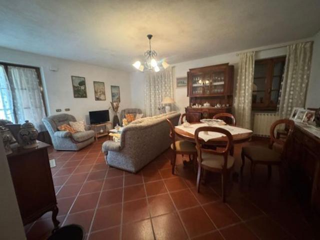 Porzione di casa in affitto a Seravezza