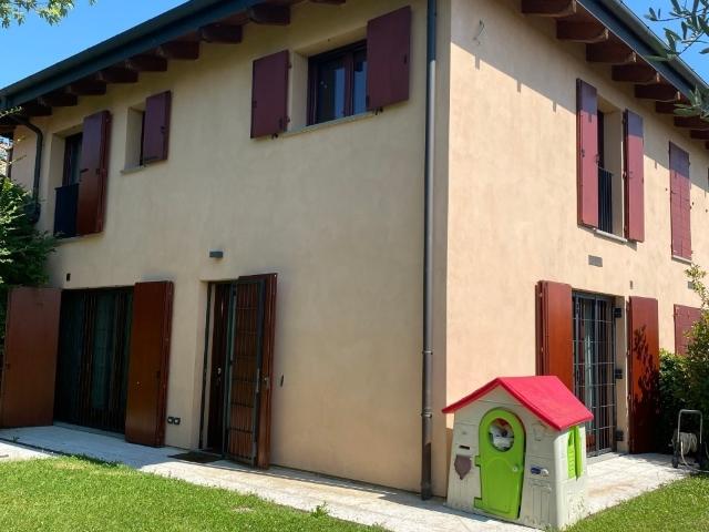 Porzione Di Casa in affitto Modena