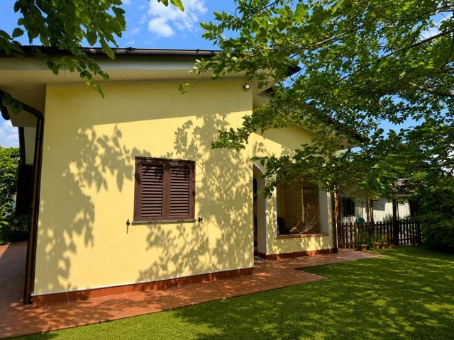 Porzione di casa in vendita a Viareggio