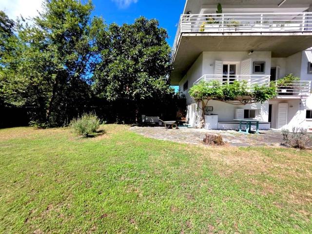 Porzione di casa in vendita a Viareggio