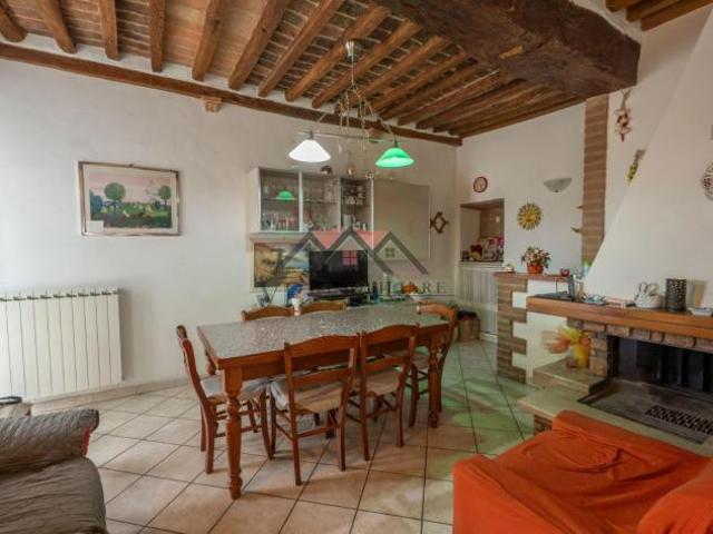 Porzione di casa in vendita a Volterra 165 mq Rif: 1406635