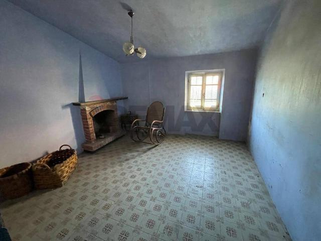 Porzione di casa in vendita a Borgo a Mozzano, Corsagna