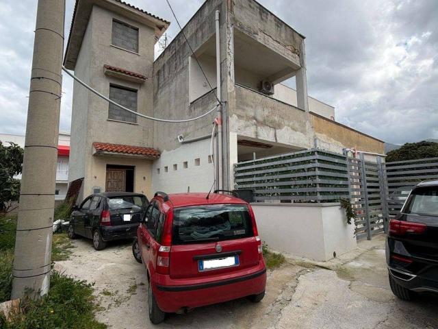 Porzione di casa in vendita a Carini