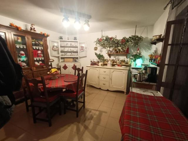 Porzione di casa in vendita a Carrara