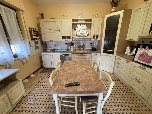 Porzione di casa in vendita a Castelnuovo Magra