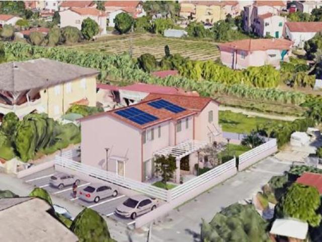 Porzione di casa in vendita a Castelnuovo Magra