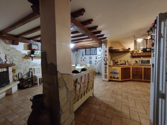 Porzione di casa in vendita a Castelnuovo Magra