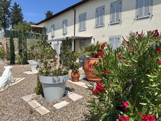 Porzione di casa in vendita a Coroncina Siena, nuovo / in co. 130m² Siena