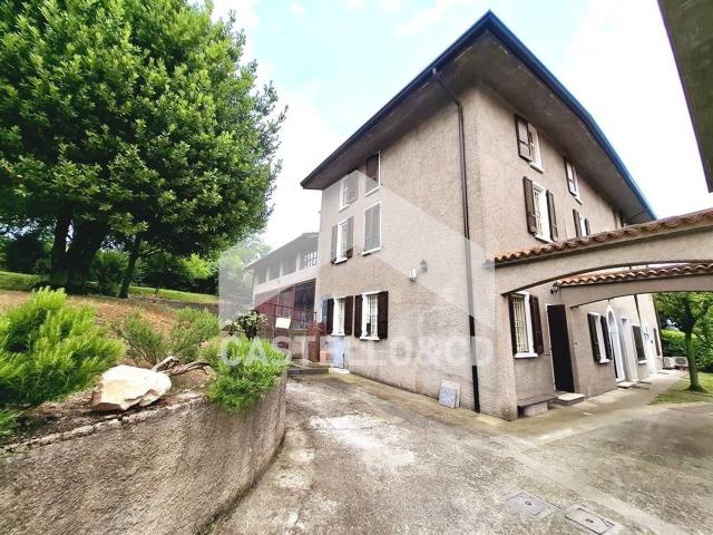Porzione di casa in vendita a Desenzano Del Garda