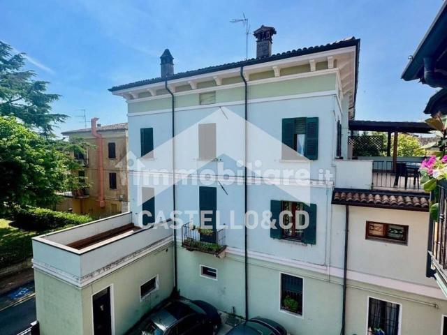 Porzione di casa in vendita a Desenzano Del Garda