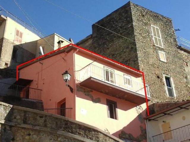 Porzione di casa in vendita a Farindola
