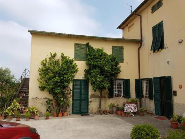 Porzione di casa in vendita a Larciano 450 mq Rif: 795123