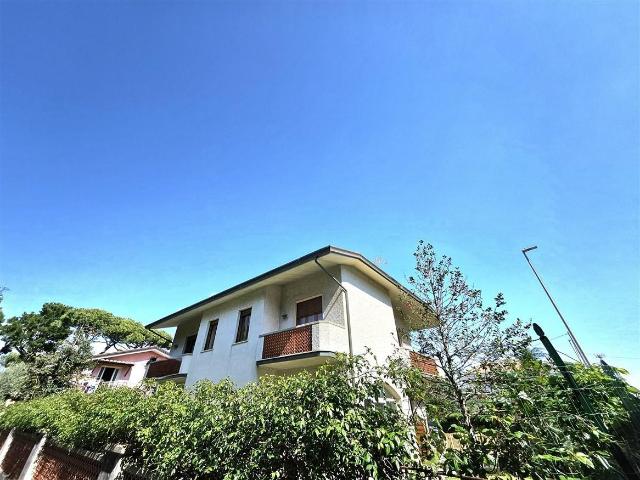 Porzione di casa in vendita a Massa