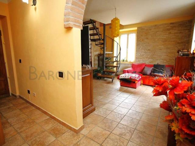 Porzione di casa in vendita a Massa