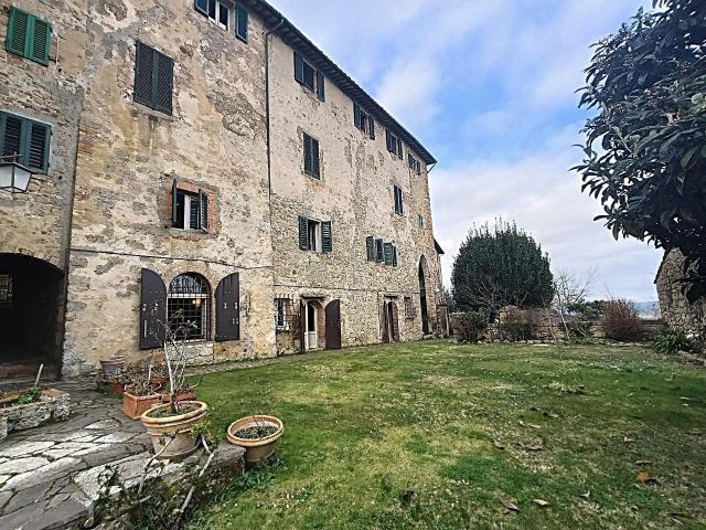 Porzione di casa in vendita a Mensano Casole d'Elsa, in buon. 363m² Casole d'Elsa