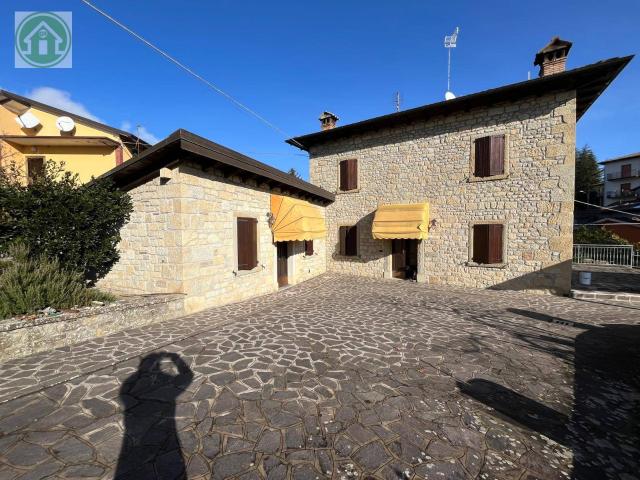 Porzione di casa in vendita a Pavullo nel Frignano, Verica