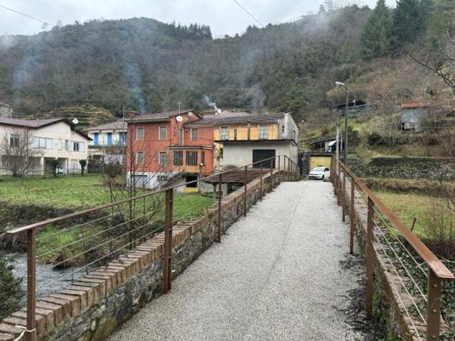 Porzione di casa in vendita a San Colombano Certenoli