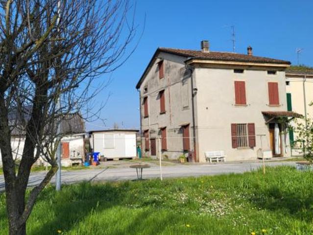 Porzione di casa in vendita a San Secondo Parmense