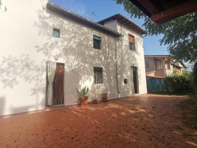 Porzione di casa in vendita a Staffoli Santa Croce sull'Arno 135 mq Rif: 1072663