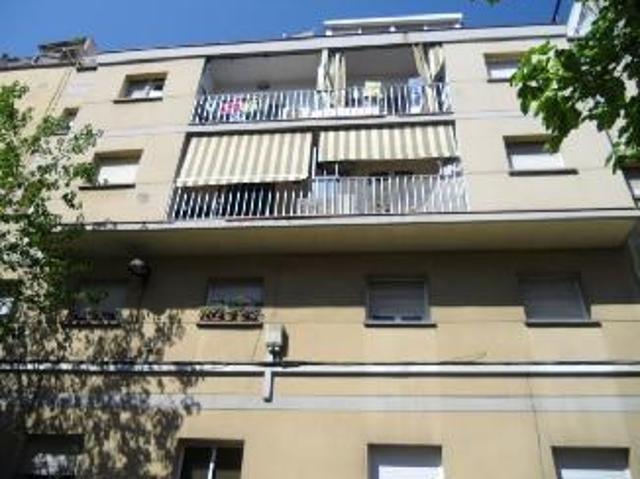 POR DEBAJO DE 90.000 € EN RIPOLLET: OPORTUNIDAD DE ENTRADA CON GRAN RECORRIDO