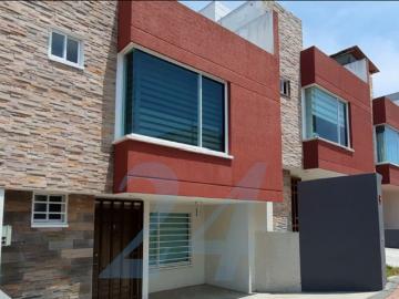 POR MOTIVO DE TRABAJO VENDO LINDA CASA EN CALDERÓN