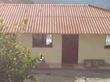 POR VIAJE VENDO LINDA QUINTA CON DOS CASAS