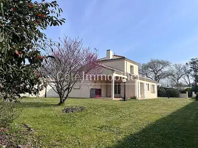 Pornic 44210 Achat / Vente maison 4 pièces t4 au dernier étage terrasse