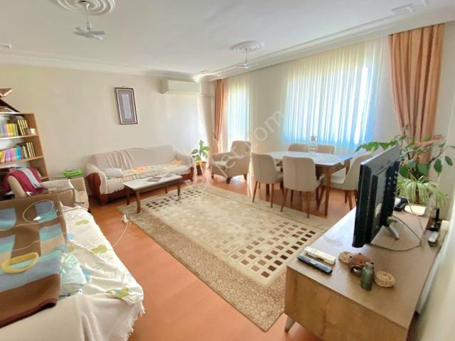 Postacılar Mah. Geniş Önü Açık Çift Cephe 3+1 130 M2