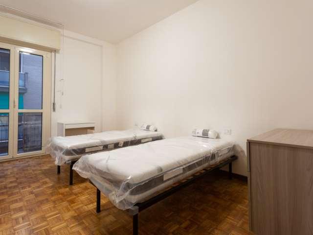 Posti letto in affitto in camera condivisa, appartamento con 4 camere da letto a Milano
