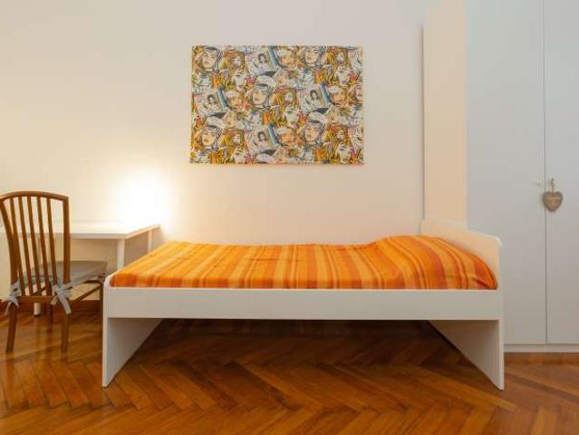 Posti letto in affitto in camera condivisa in appartamento con 2 camere da letto, Loreto
