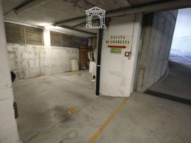 Posto auto in vendita a Trieste