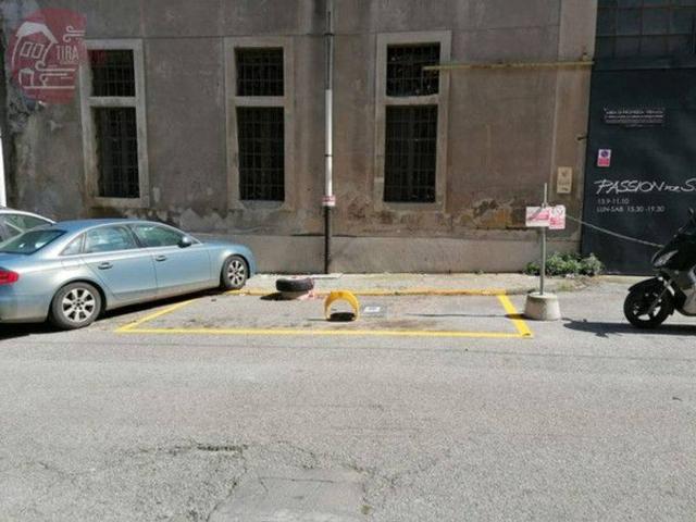 Posto auto in vendita a Trieste