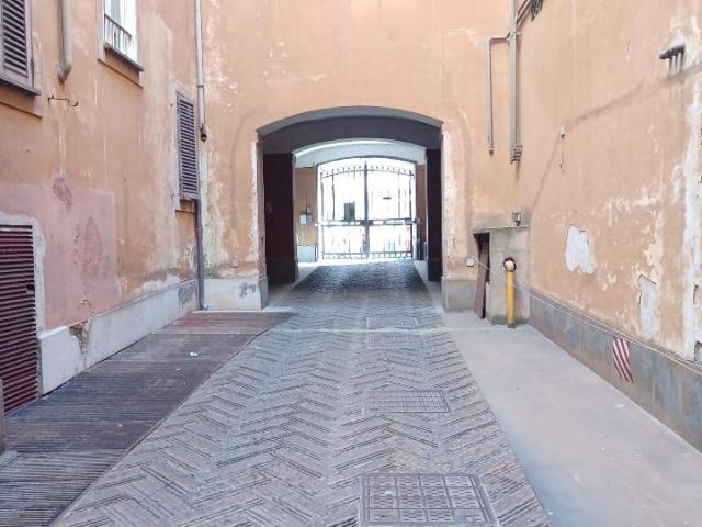 Posto auto in vendita a Roma
