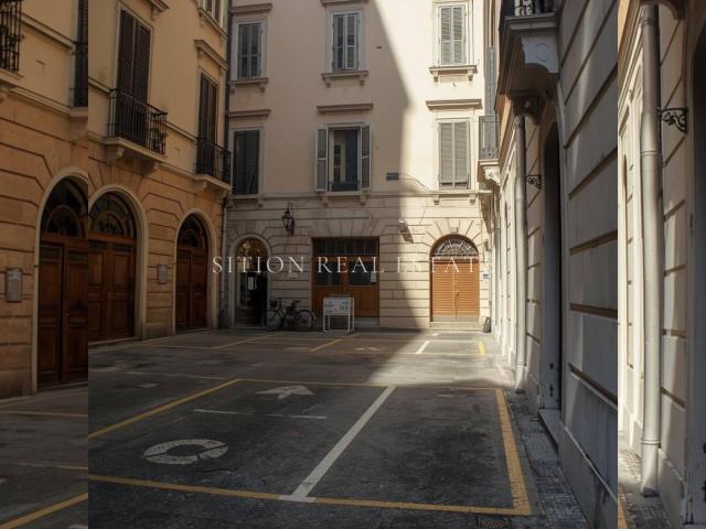Posto auto scoperto in vendita a Milano, Corvetto