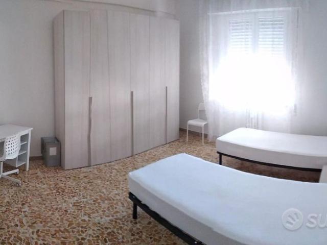 Posto Letto a Novoli con balcone a 360 euro