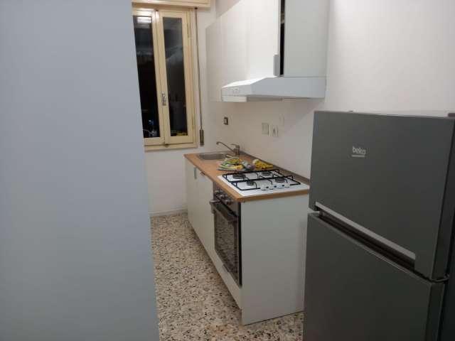 Posto letto in affitto in appartamento con 3 camere a Bologna