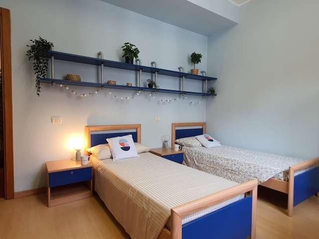 Posto letto in affitto in appartamento con 2 camere a Milano