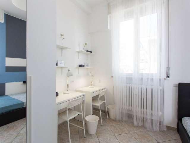 Posto letto in affitto in appartamento con 2 camere da letto a Bovisa, Milano