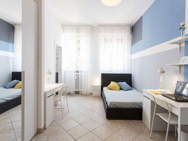 Posto letto in affitto in appartamento con 2 camere da letto a Bovisa, Milano