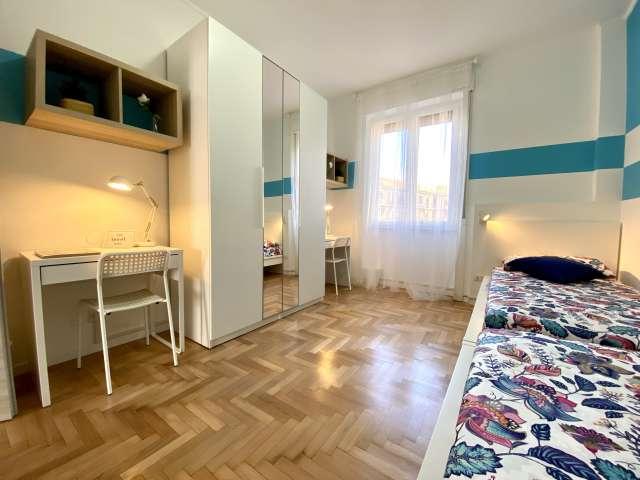 Posto letto in affitto in appartamento con 2 camere da letto a Milano
