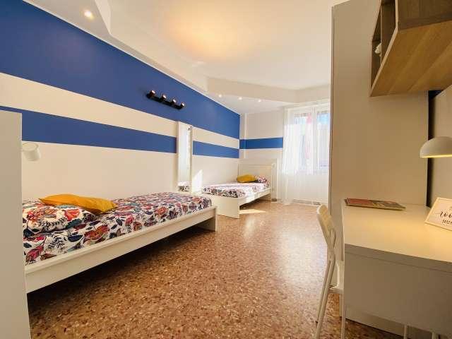 Posto letto in affitto in appartamento con 2 camere da letto a Milano