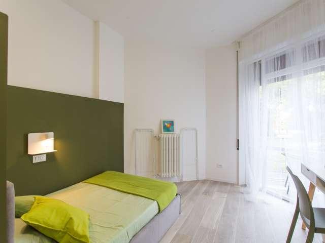 Posto letto in affitto in appartamento con 2 camere da letto a Milano