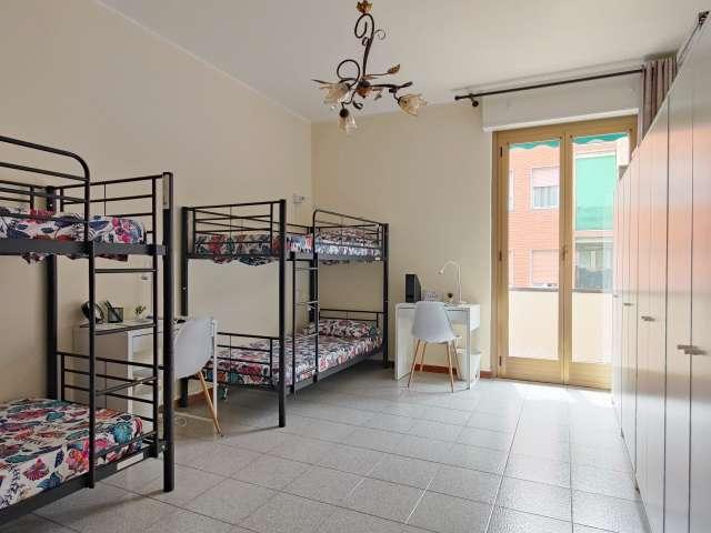 Posto letto in affitto in appartamento con 2 camere da letto a Milano