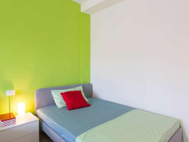 Posto letto in affitto in appartamento con 2 camere da letto a Milano
