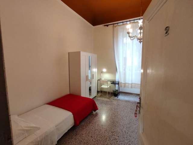 Posto letto in affitto in appartamento con 4 camere da letto a Firenze