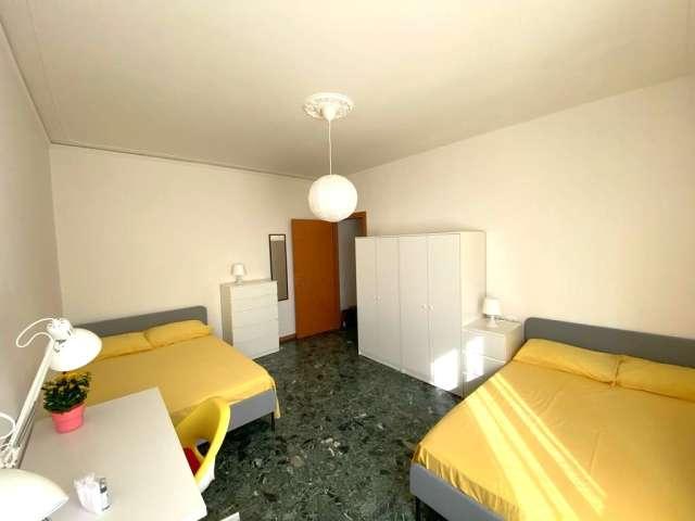 Posto letto in affitto in appartamento con 5 camere da letto a Padova