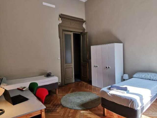 Posto letto in affitto in appartamento con 6 camere nel Quadrilatero, Torino