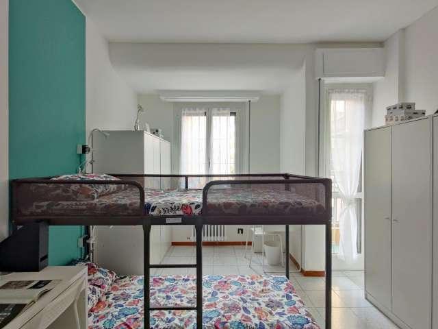 Posto letto in affitto in appartamento con 6 posti letto a Gorla, Milano