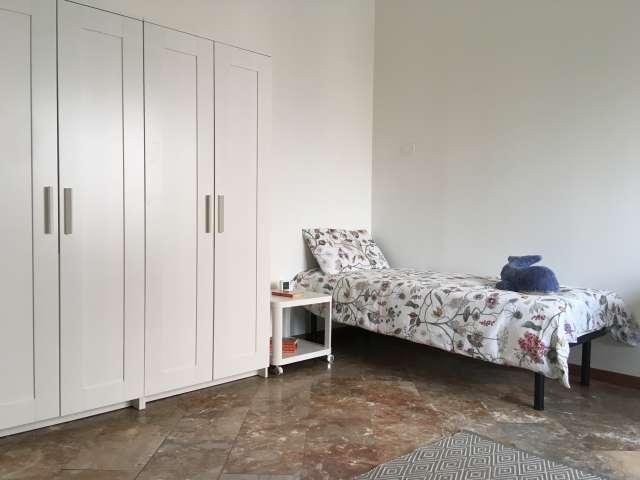 Posto letto in affitto in appartamento con 9 camere da letto a Padova