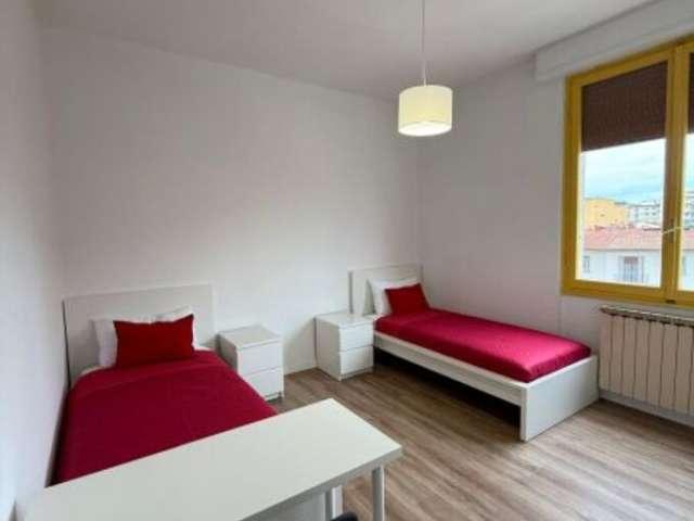 Posto letto in affitto in un appartamento con 3 camere da letto a Firenze
